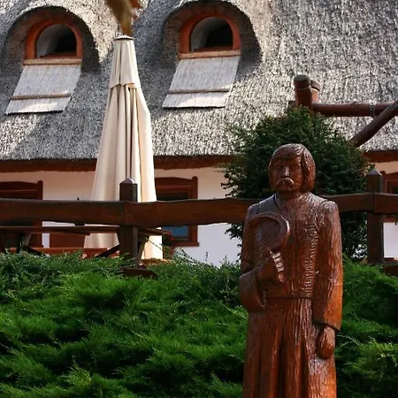 Gæstehus Gasztro Elmenybirtok - Balatonlelle-radpuszta *
