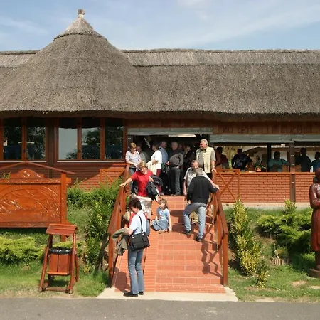 Gasztro Elmenybirtok - Balatonlelle-radpuszta Guest house Balatonlelle