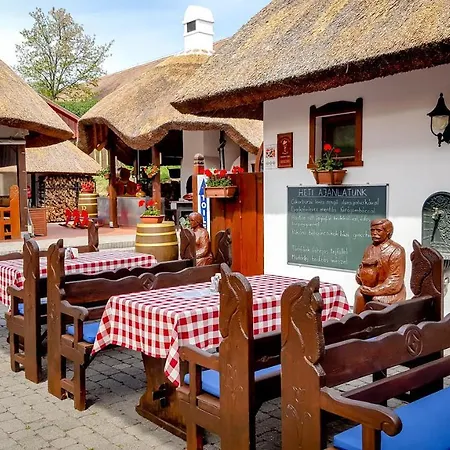 Guest house Gasztro Elmenybirtok - Balatonlelle-radpuszta *